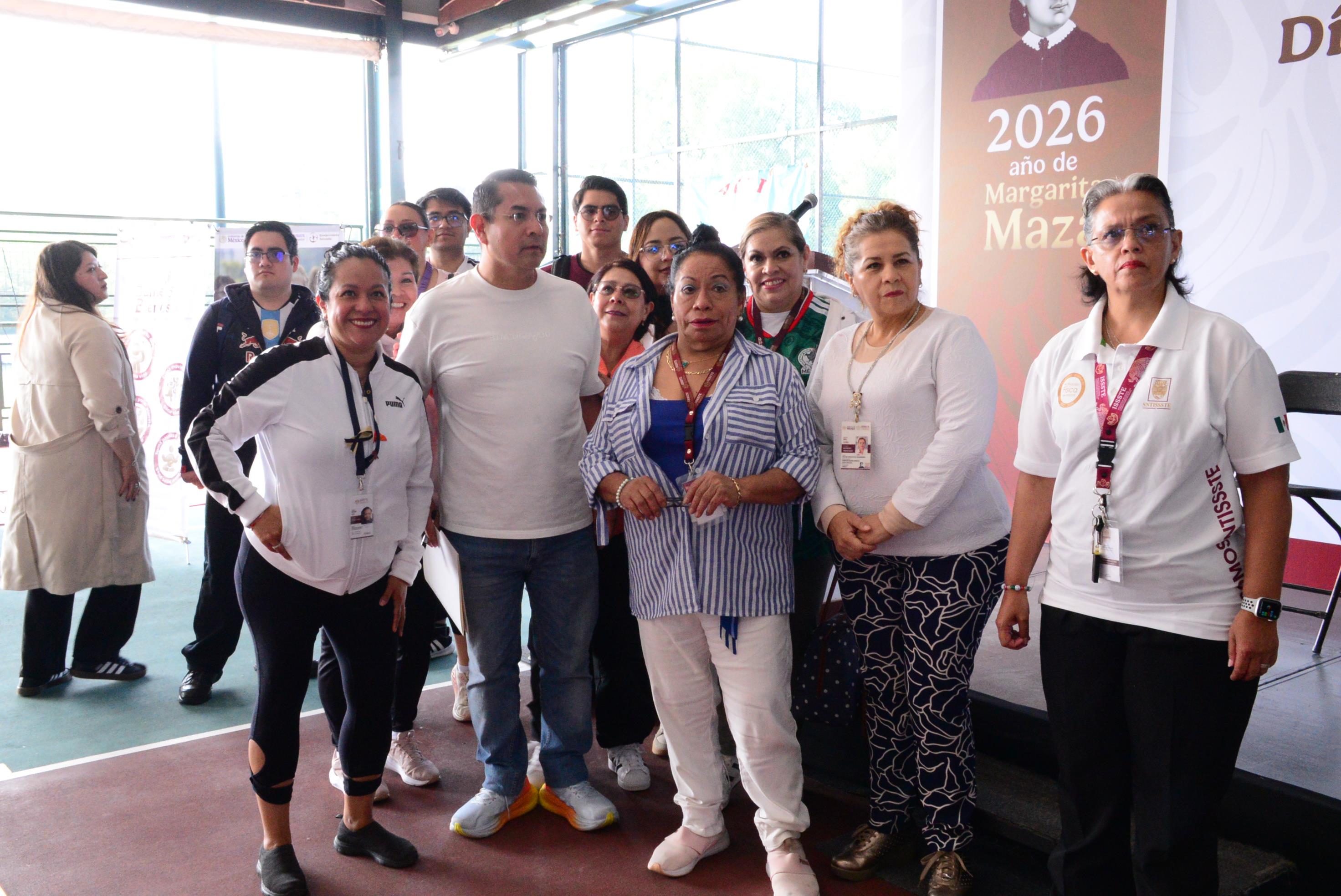 Clase Conmemorativa Por el “Día Internacional Del Yoga”, en el Centro Social, Cultural y Deportivo del SNTISSSTE